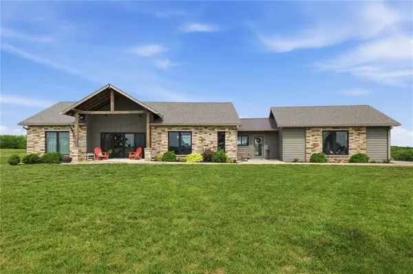 33793 219th Street, Easton, KS 66020