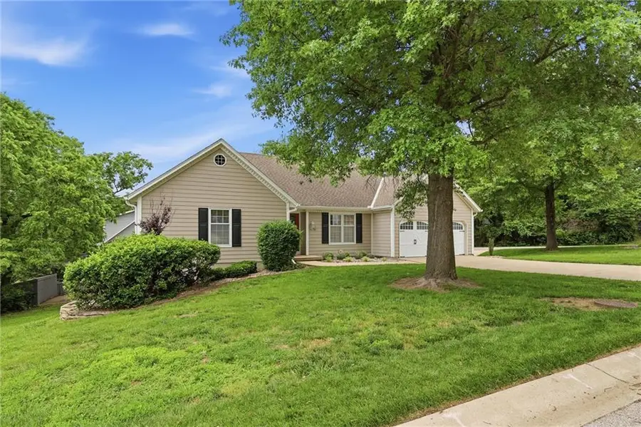 6626 Oak Ridge Drive, Shawnee, KS 66217 - #2
