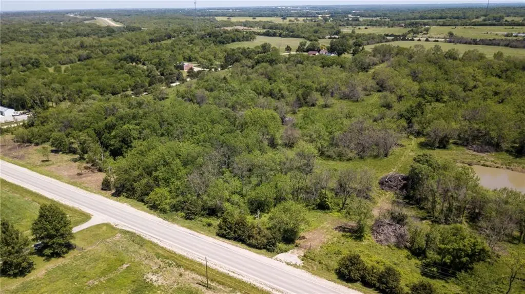 35900 Plum Creek Road, Osawatomie, KS 66064 - #1
