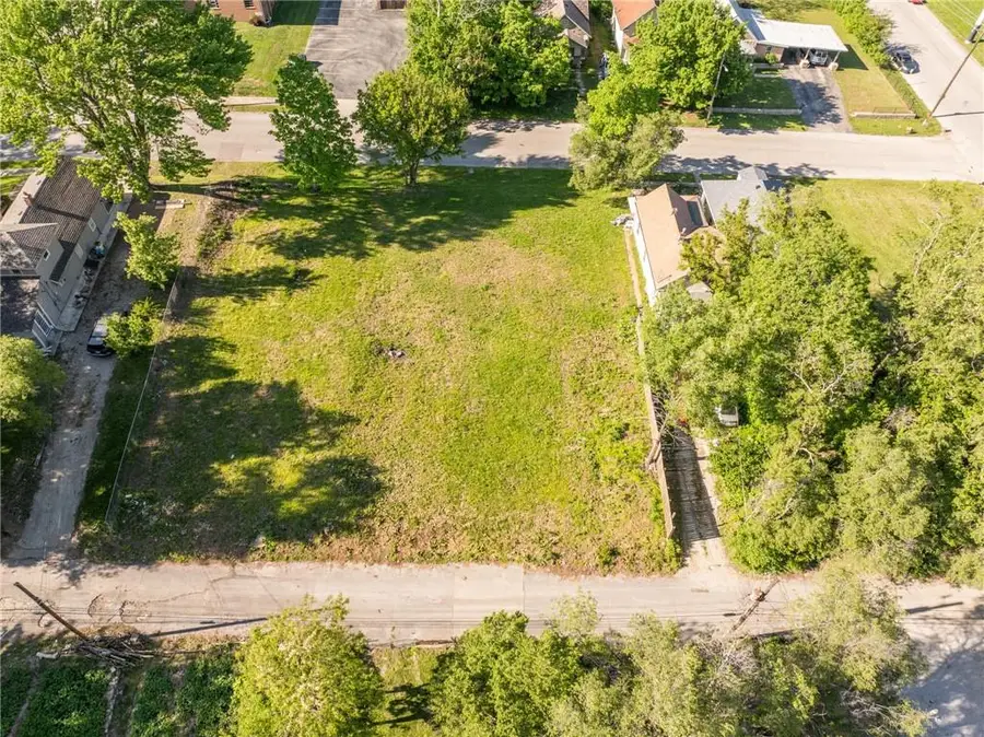 1213 Armstrong Avenue, Kansas City, KS 66102 - #2