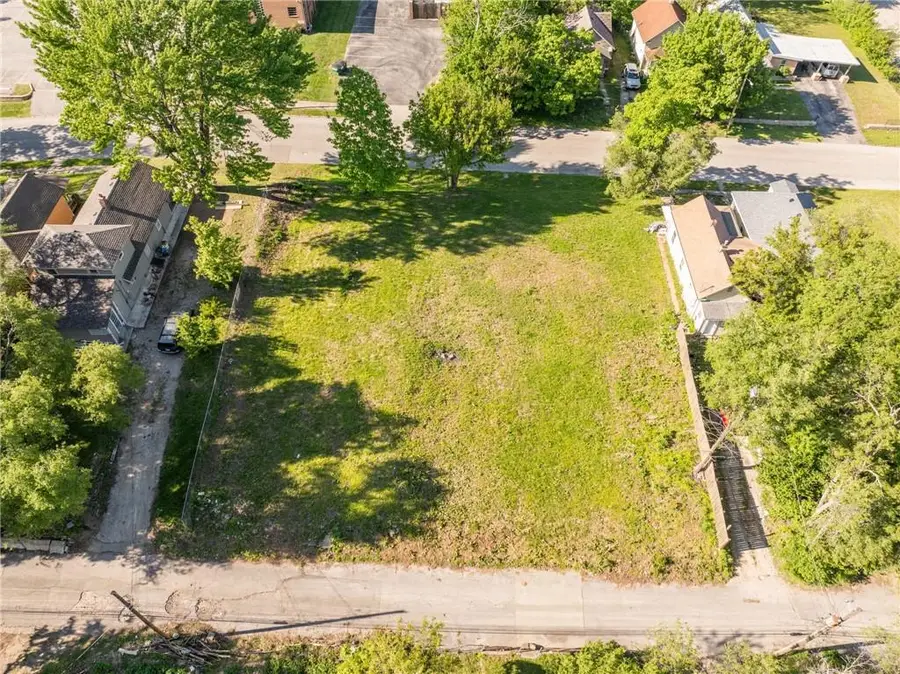1215 Armstrong Avenue, Kansas City, KS 66102 - #3
