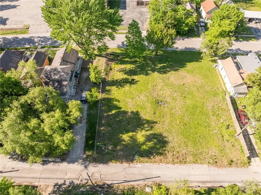 1217 Armstrong Avenue, Kansas City, KS 66102 - #2