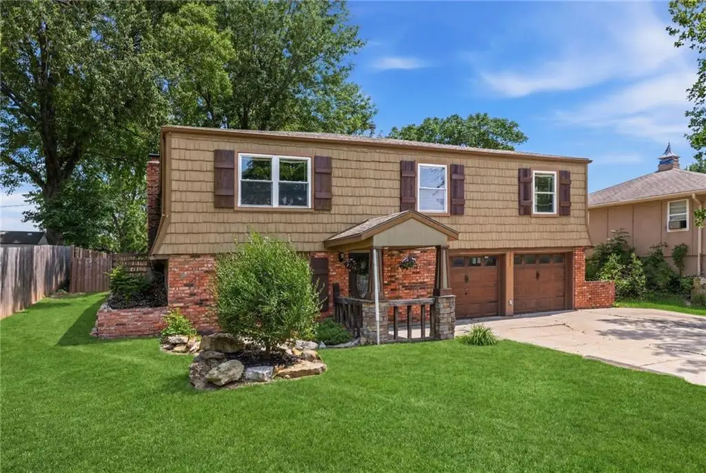 5905 N Denver Avenue, Kansas City, MO 64119 - #1