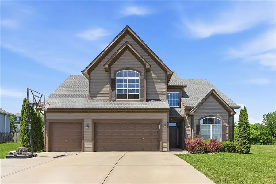 622 Johnston Parkway, Raymore, MO 64083 - #2