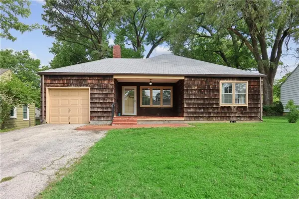 5012 Sycamore Drive, Roeland Park, KS 66205