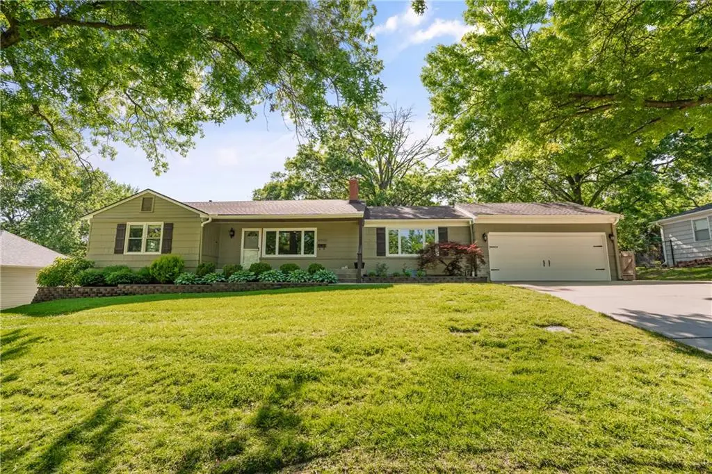 10000 Holly Street, Kansas City, MO 64114 - #1