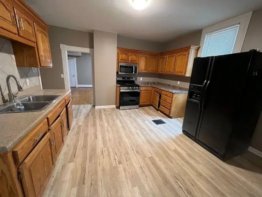 3217 Thompson Avenue, Kansas City, MO 64124 - #3