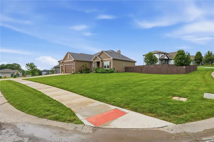34533 W 82nd Street, De Soto, KS 66018 - #3