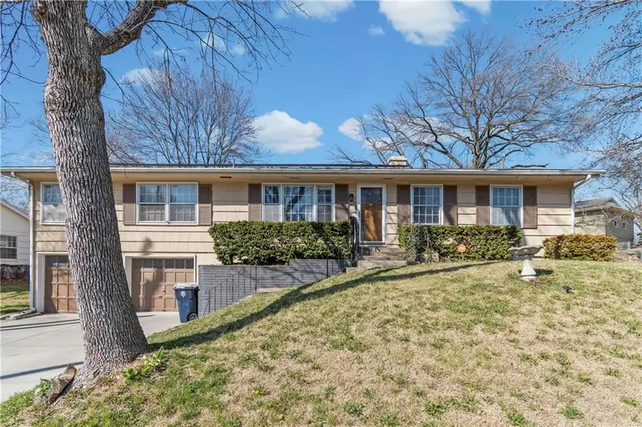 3432 NE 46th Street, Kansas City, MO 64117 - #3
