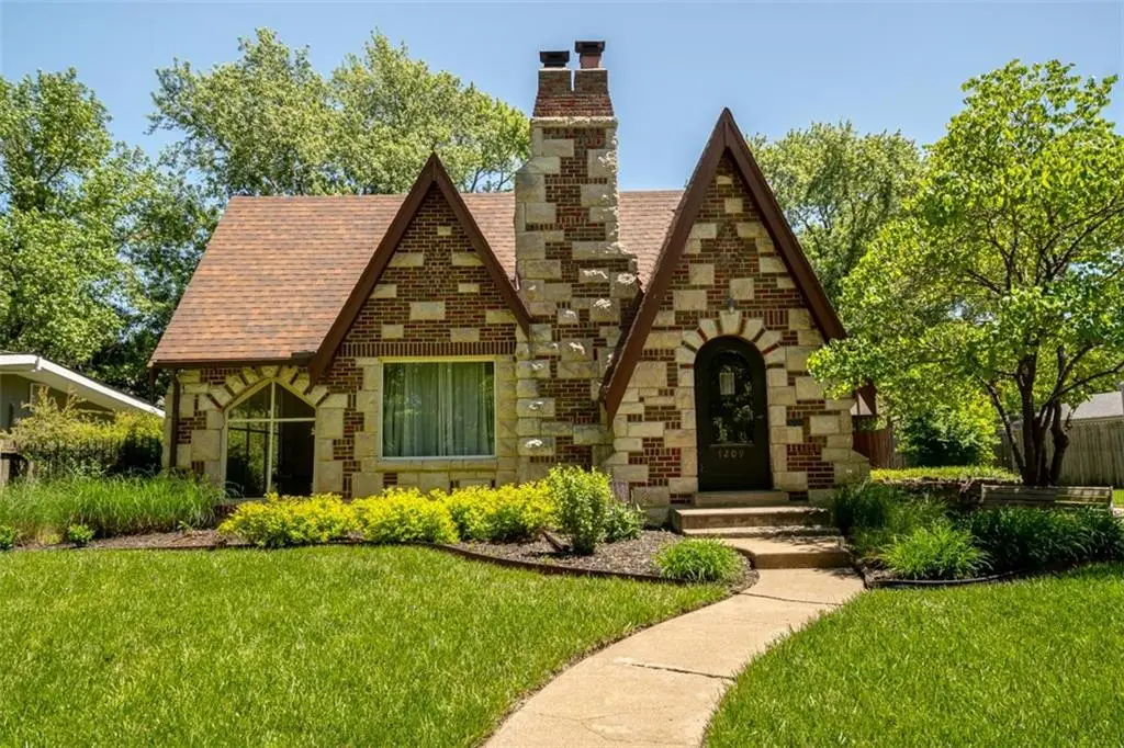 1209 S Hickory Street, Ottawa, KS 66067 - #1