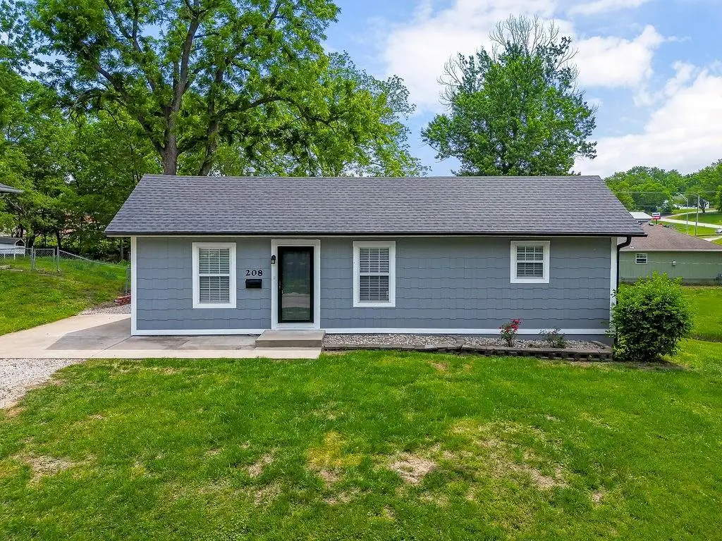 208 N Independence Street, Pleasant Hill, MO 64080 - #1