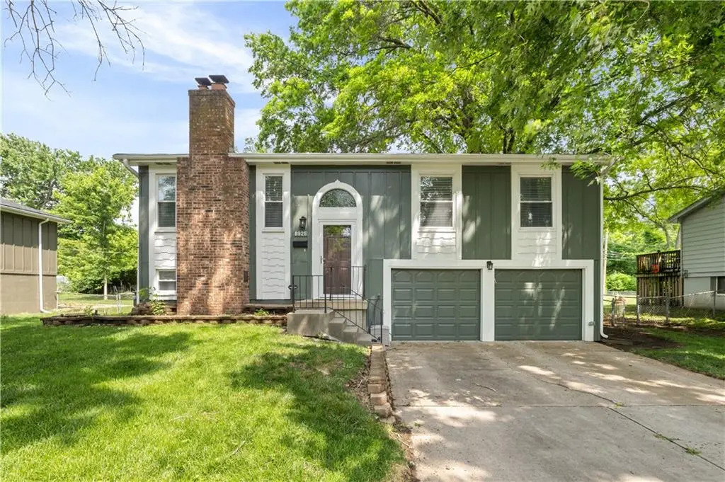 8925 Gillette Street, Lenexa, KS 66215 - #1