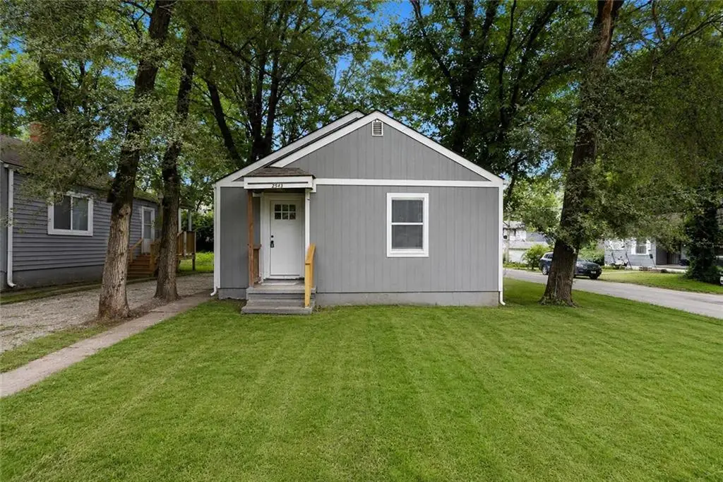 2543 Lister Avenue, Kansas City, MO 64127 - #1