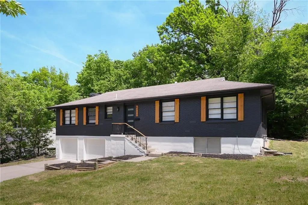 6711 N Broadway Street, Kansas City, MO 64118 - #1