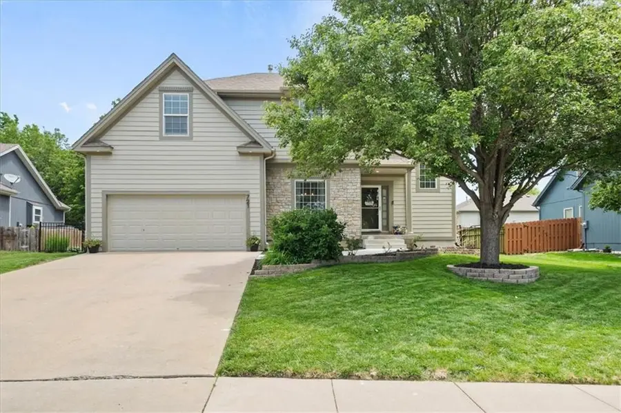 721 S Sycamore Street, Gardner, KS 66030 - #3