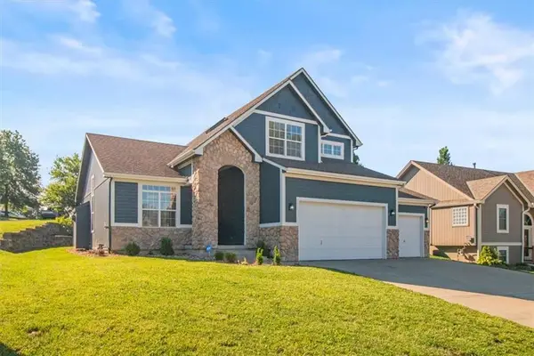 1131 Crimson Lane, Liberty, MO 64068
