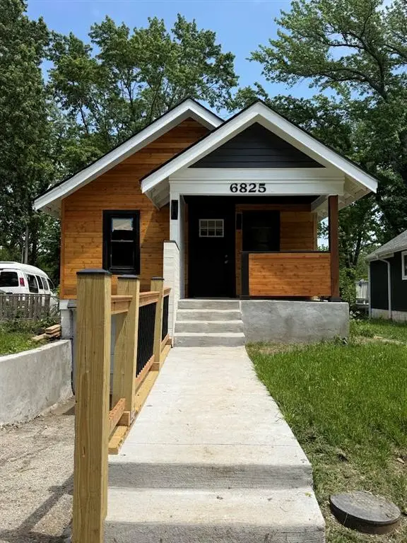 6825 S Benton Avenue, Kansas City, MO 64132