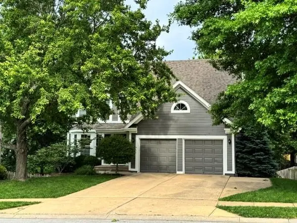 1334 N Anne Shirley Drive, Olathe, KS 66061