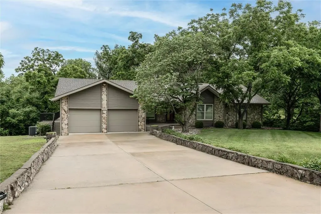 13325 Kimberly Circle, Olathe, KS 66061 - #1