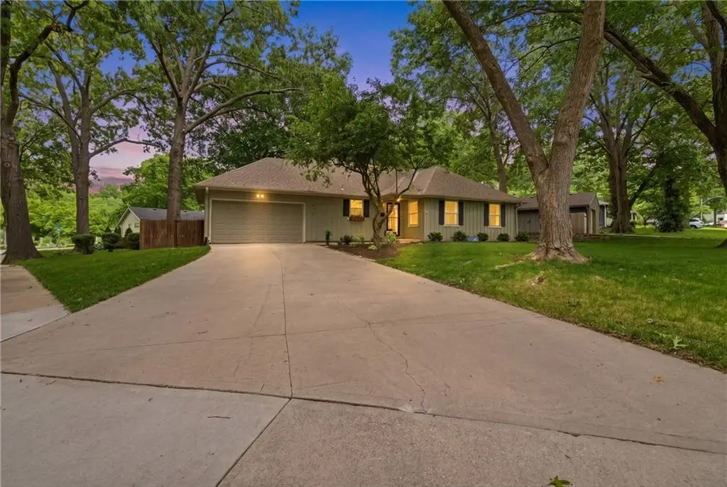6018 W 78th Terrace, Prairie Village, KS 66208 - #1