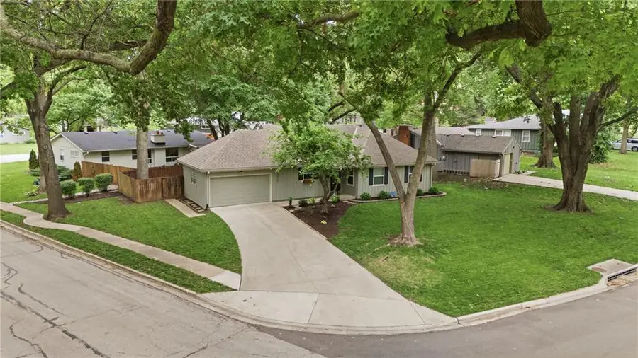6018 W 78th Terrace, Prairie Village, KS 66208 - #3