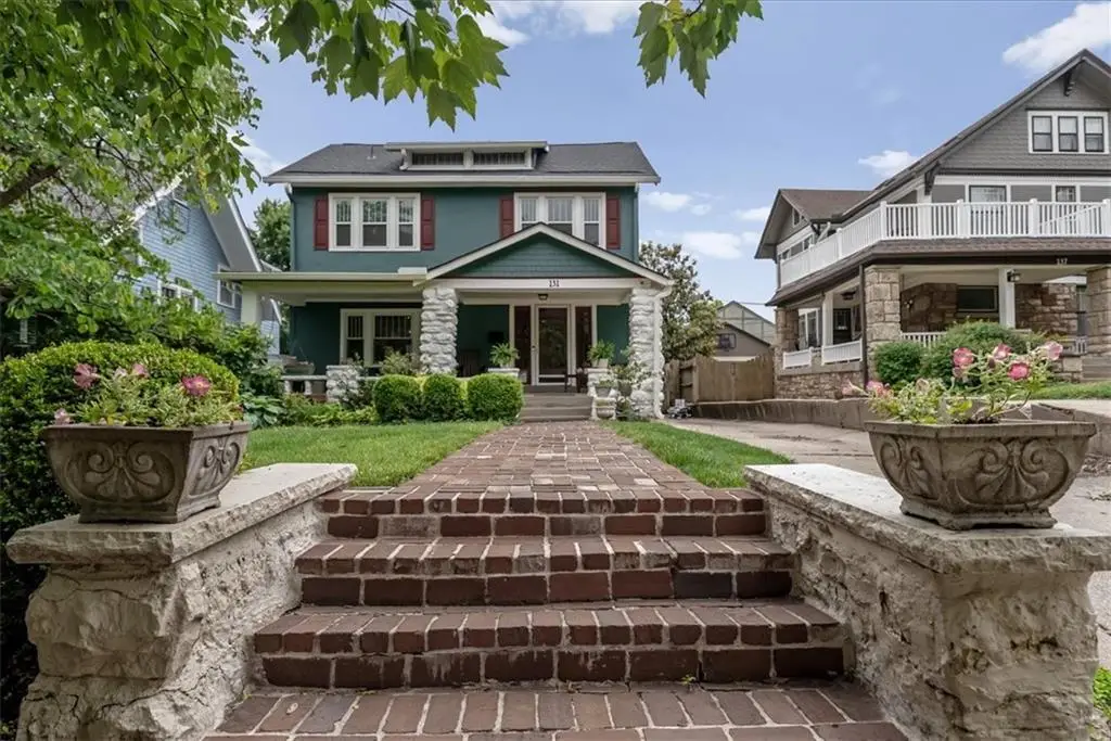 131 W 61st Terrace, Kansas City, MO 64113 - #1