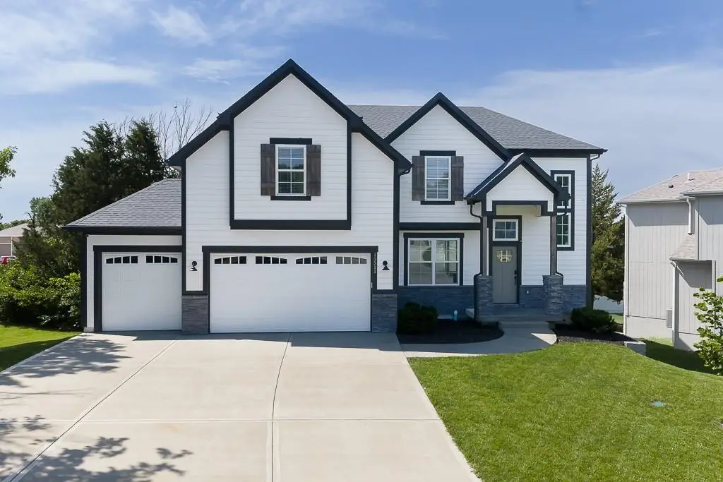 15511 Spruce Street, Basehor, KS 66007 - #1
