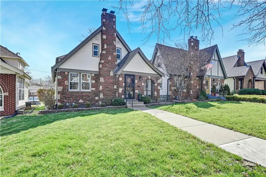 7305 Walnut Street, Kansas City, MO 64114 - #2