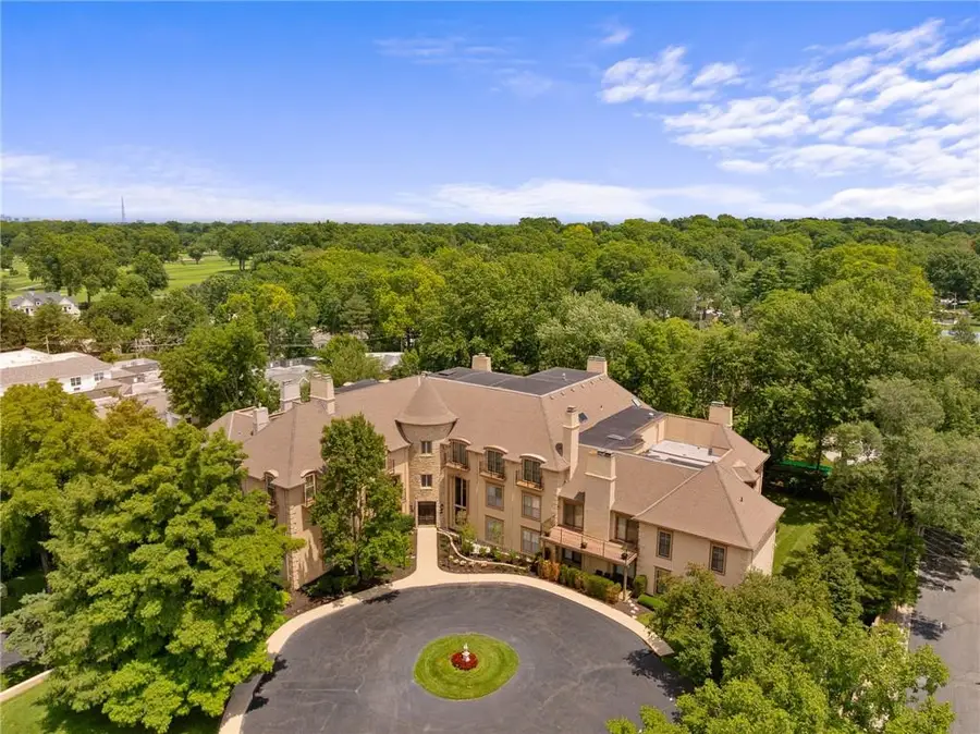 7221 Mission Road #211, Prairie Village, KS 66208 - #3