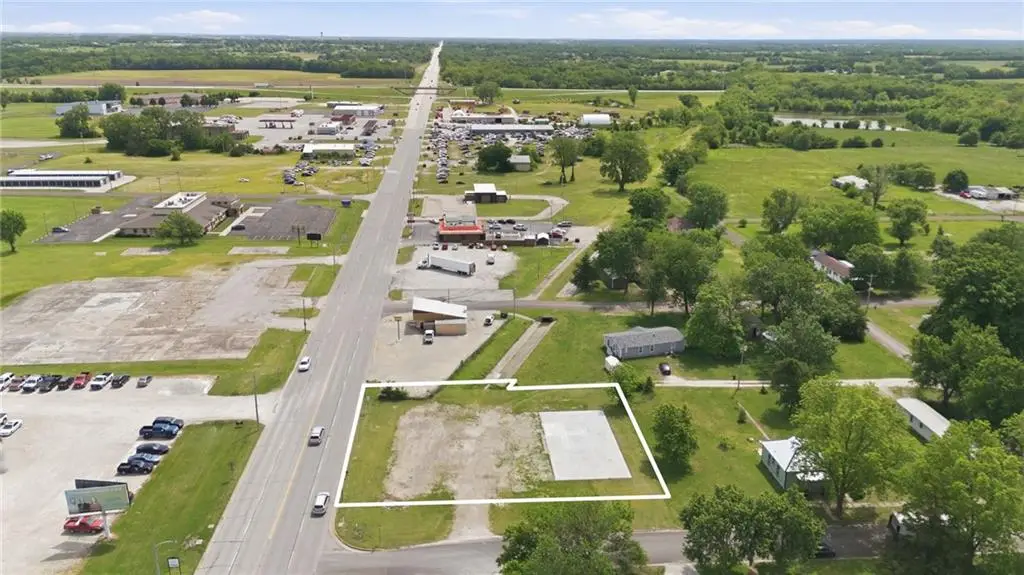 1303 East Street, Iola, KS 66749 - #1