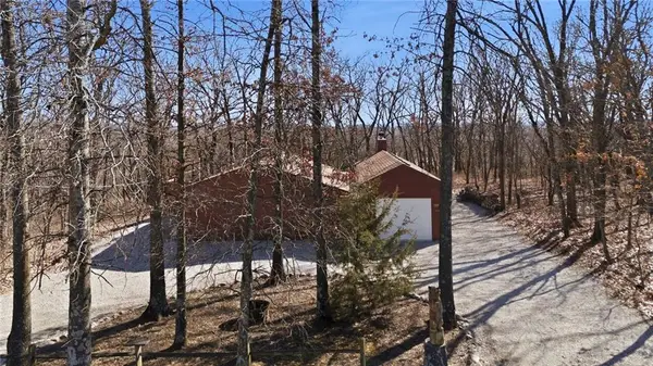 142 Spruce Drive, Linn Valley, KS 66040