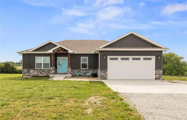 305 SW 11th Road, Warrensburg, MO 64093