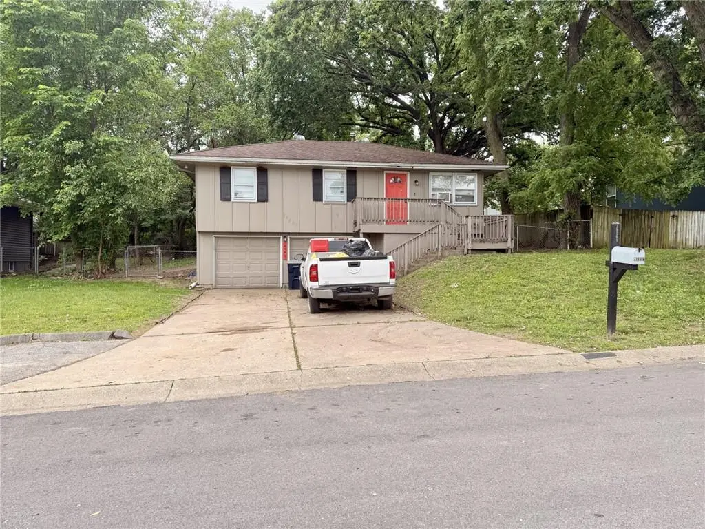15201 E 48th Terrace, Kansas City, MO 64136 - #1
