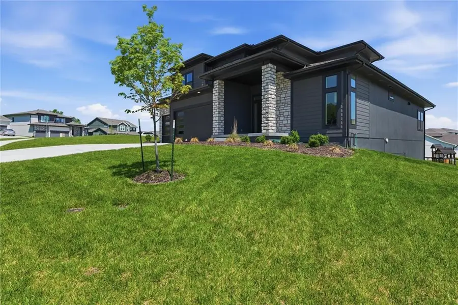 1628 SW Arborway Terrace, Lees Summit, MO 64082 - #2