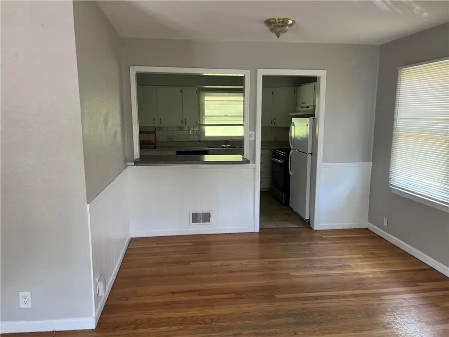 4208 N Brighton Avenue, Kansas City, MO 64117 - #2