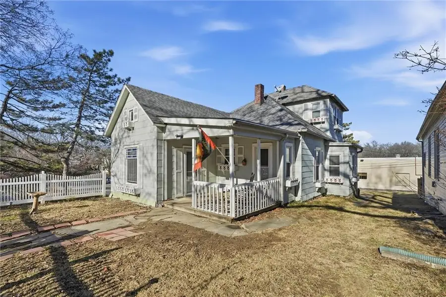 414 Pine Street, Leavenworth, KS 66048 - #2