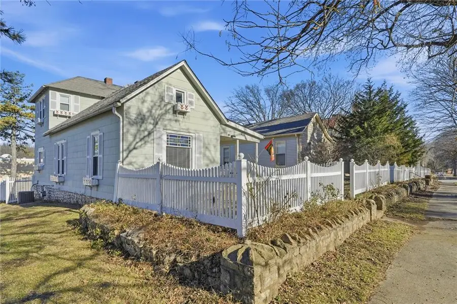 414 Pine Street, Leavenworth, KS 66048 - #3