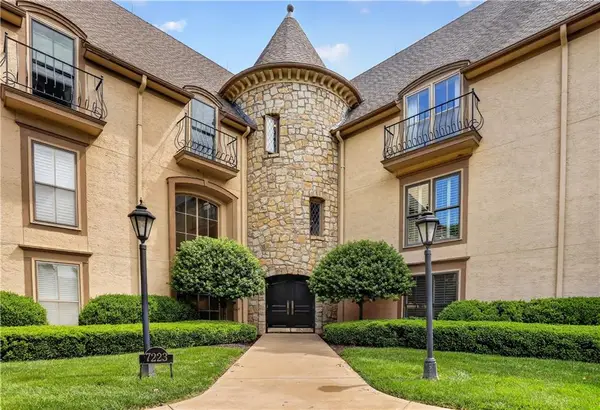 7223 Mission Road #103, Prairie Village, KS 66208