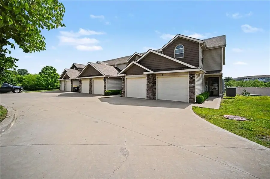 5417 N Hickory Street, Kansas City, MO 64118 - #3