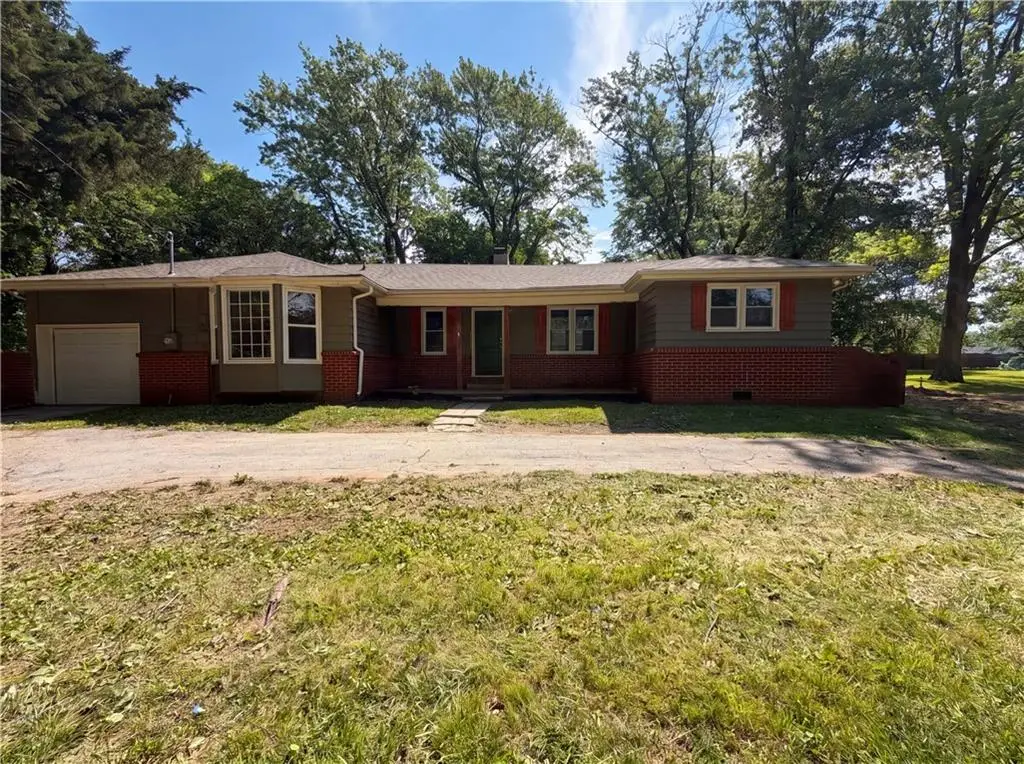 1825 Bren Mar Road, Lees Summit, MO 64086 - #1