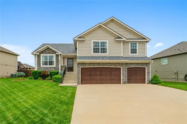 1804 NW 94th Terrace, Kansas City, MO 64155