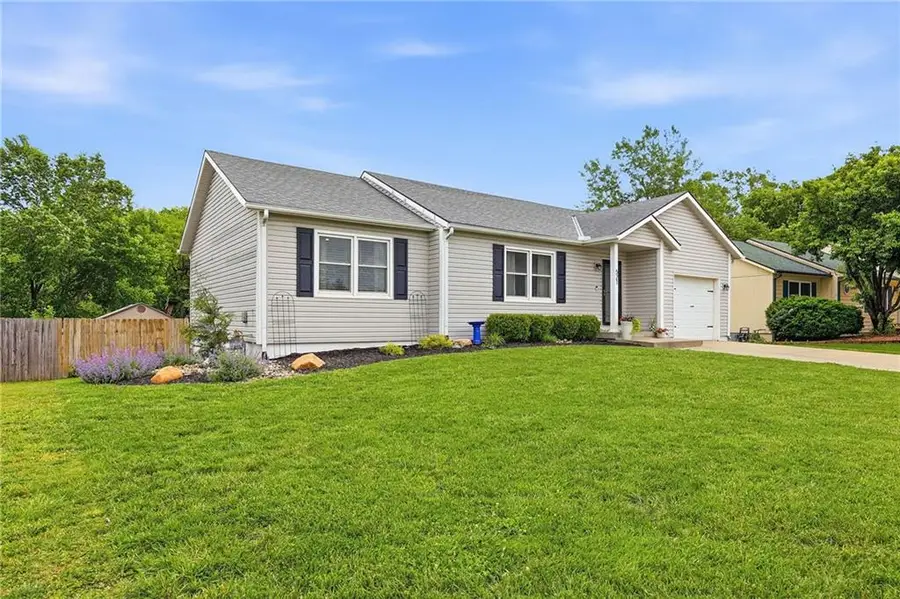 521 N Mulberry Street, Gardner, KS 66030 - #2