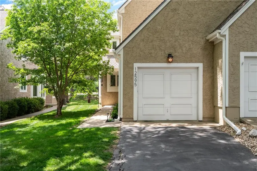12595 Broadmoor Street, Overland Park, KS 66209 - #2