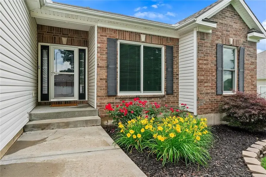 9801 N Farley Avenue, Kansas City, MO 64157 - #2