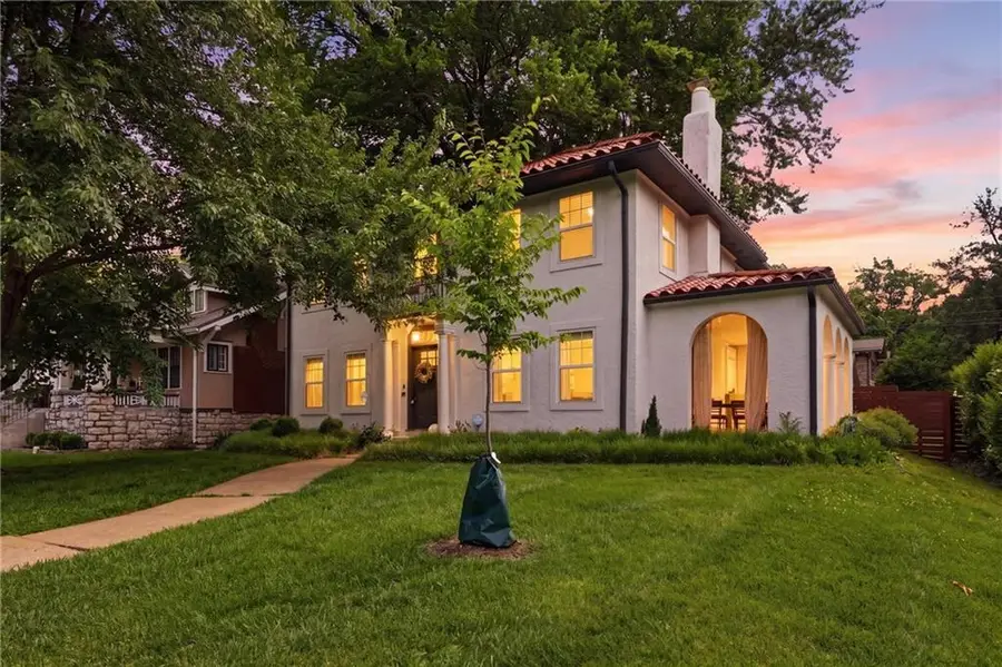 5745 Rockhill Road, Kansas City, MO 64110 - #2