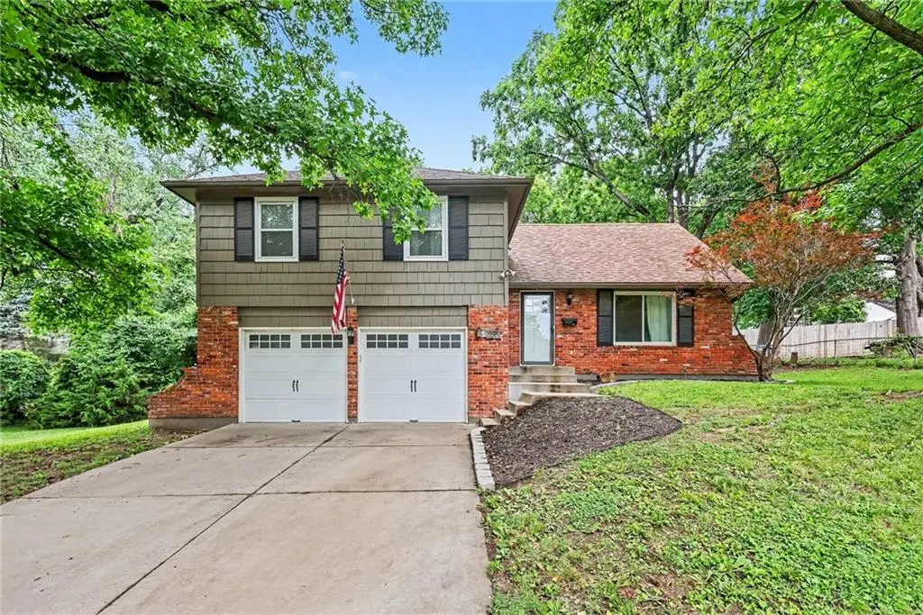 5620 Perry Avenue, Merriam, KS 66203 - #1