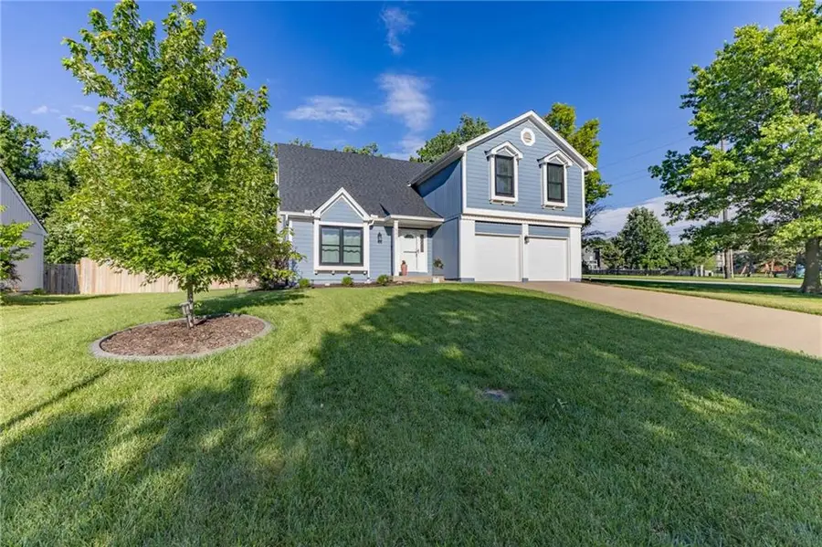5421 Mccoy Street, Shawnee, KS 66226 - #2