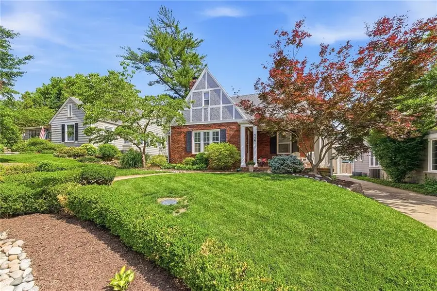114 E 69 Terrace, Kansas City, MO 64113 - #3