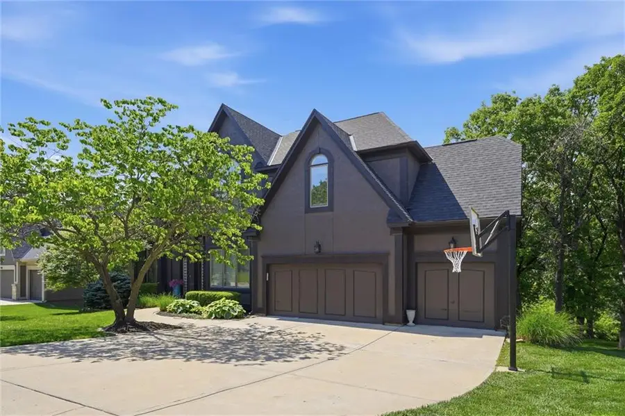 5634 Cottonwood Drive, Shawnee, KS 66216 - #3