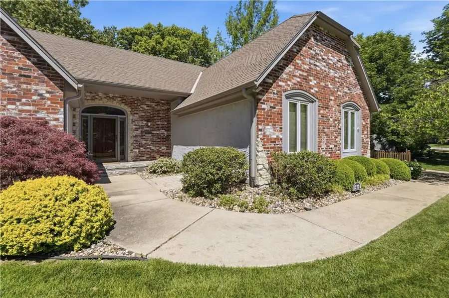 12726 Mohawk Circle, Leawood, KS 66209 - #2
